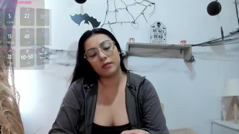 emi_carter online show from 10/30/25, 07:14