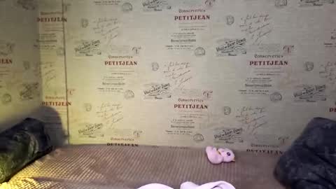 Emi online show from 12/14/25, 07:29