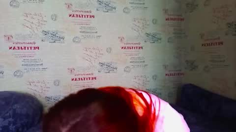 Snapshot of emi_less chatting on 02/04/26, 09:04 Emi online show from 02/04/26, 09:04