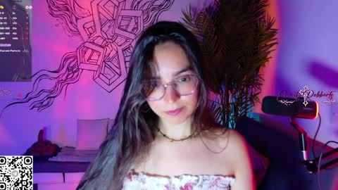 Snapshot of emi_roberts chatting on 04/14/26, 01:11 Emmily Roberts online show from 04/14/26, 01:11