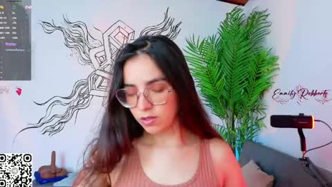 Snapshot of emi_roberts chatting on 04/17/26, 08:12 Emmily Roberts online show from 04/17/26, 08:12