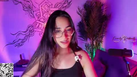 Snapshot of emi_roberts chatting on 04/20/26, 01:19 Emmily Roberts online show from 04/20/26, 01:19