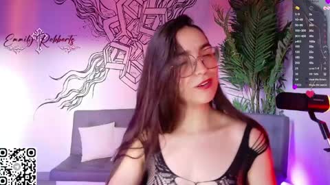Snapshot of emi_roberts chatting on 04/30/26, 10:36 Emmily Roberts online show from 04/30/26, 10:36