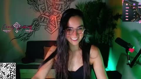 Snapshot of emi_roberts chatting on 05/12/26, 11:57 Emmily Roberts online show from 05/12/26, 11:57