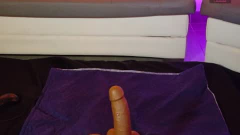 Snapshot of emi_roberts chatting on 06/13/26, 01:36 Emmily Roberts online show from 06/13/26, 01:36