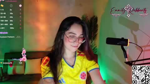 Snapshot of emi_roberts chatting on 06/28/26, 01:44 Emmily Roberts online show from 06/28/26, 01:44