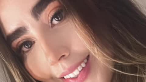 emi_royse online show from 09/18/25, 10:34