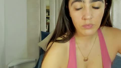 Snapshot of emi_royse chatting on 04/29/26, 06:25 emi_royse online show from 04/29/26, 06:25