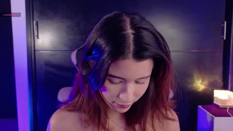 Snapshot of emicute_ chatting on 11/26/25, 12:00 online show from 11/26/25, 12:00