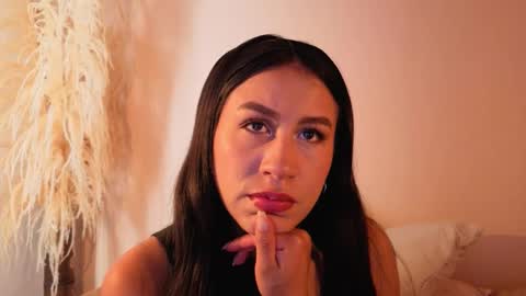 Emilia Gomez online show from 11/15/25, 02:24