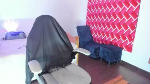 Emi online show from 03/06/26, 01:35