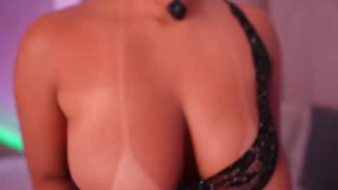 Snapshot of emiily_bell chatting on 06/24/26, 09:58 online show from 06/24/26, 09:58