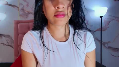 Snapshot of emiily_carter chatting on 11/26/25, 11:44 Emiily Carter online show from 11/26/25, 11:44
