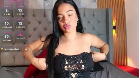 Snapshot of emiily_carter chatting on 12/05/25, 04:21 Emiily Carter online show from 12/05/25, 04:21