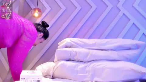 Emily online show from 09/23/25, 10:40