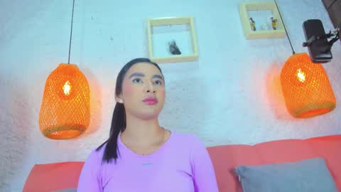 Snapshot of emiily_s chatting on 11/06/25, 12:06 Emily online show from 11/06/25, 12:06