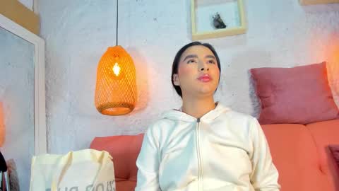 Snapshot of emiily_s chatting on 11/21/25, 12:04 Emily online show from 11/21/25, 12:04