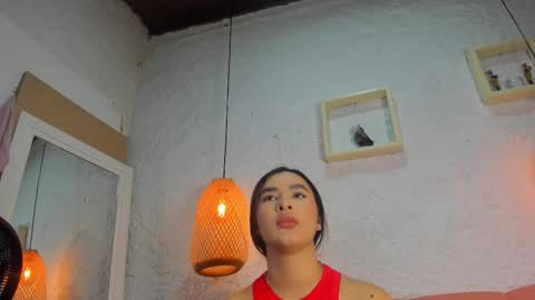 Snapshot of emiily_s chatting on 11/22/25, 12:04 Emily online show from 11/22/25, 12:04