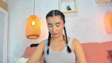 Snapshot of emiily_s chatting on 11/25/25, 12:05 Emily online show from 11/25/25, 12:05