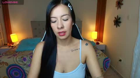 Snapshot of emiily_skinny chatting on 07/09/26, 10:25 emiily_skinny online show from 07/09/26, 10:25