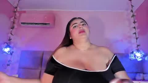 Snapshot of emiilygrace_ chatting on 06/15/26, 11:34 Emiily Grace online show from 06/15/26, 11:34