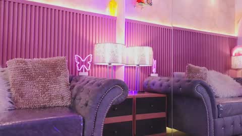 Emily online show from 12/13/24, 01:01