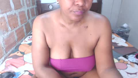 Snapshot of emilay_miller chatting on 09/10/25, 12:05 Emily online show from 09/10/25, 12:05