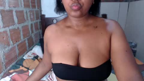 Snapshot of emilay_miller chatting on 10/24/25, 12:08 Emily online show from 10/24/25, 12:08