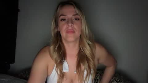 Snapshot of emilelovesyou chatting on 06/25/26, 05:12 emilelovesyou online show from 06/25/26, 05:12