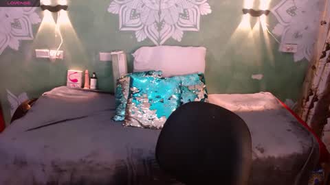 Emili roux online show from 02/04/25, 03:57