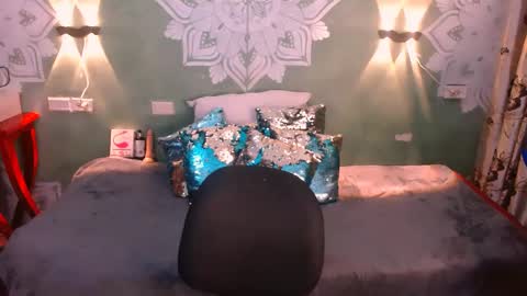 Emili roux online show from 02/09/25, 11:25