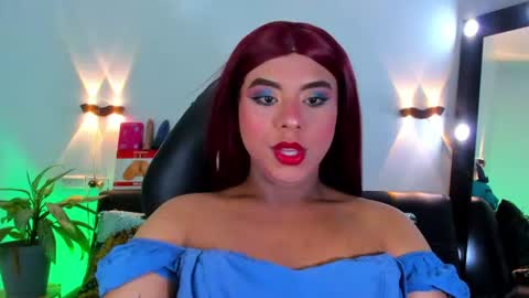 Snapshot of emili_roux chatting on 07/18/26, 11:25 Emili roux online show from 07/18/26, 11:25