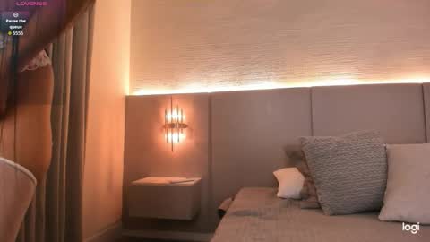 Snapshot of emilia_1040 chatting on 09/09/25, 04:01 emilia_1040 online show from 09/09/25, 04:01