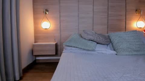 Snapshot of emilia_1040 chatting on 12/13/25, 07:53 emilia_1040 online show from 12/13/25, 07:53