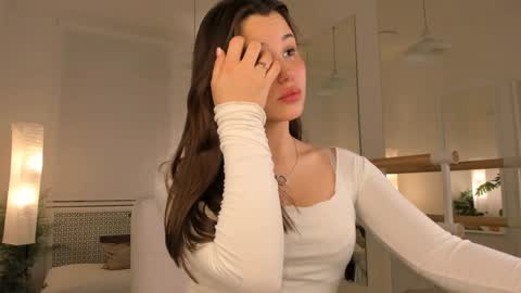 Snapshot of emilia_dream chatting on 01/27/25, 02:57 emilia_dream online show from 01/27/25, 02:57