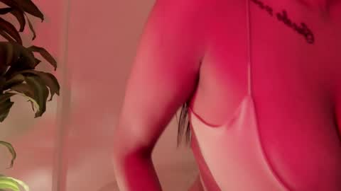 Snapshot of emilia_ghendle chatting on 03/11/25, 10:09 Emilia Big Boobs online show from 03/11/25, 10:09