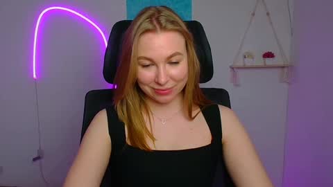 Emilia online show from 04/18/26, 06:12
