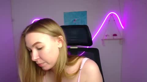 Emilia online show from 05/08/26, 05:46