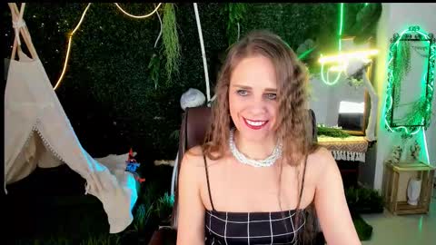 Emilia Bedy online show from 12/14/25, 09:14