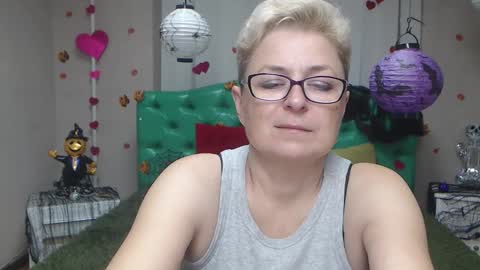 EmiliaGree online show from 11/11/25, 06:19