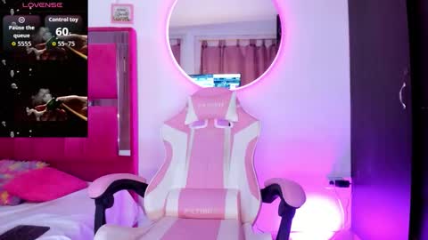 Snapshot of emilianaa_sweet chatting on 03/16/26, 04:11 emiliana online show from 03/16/26, 04:11