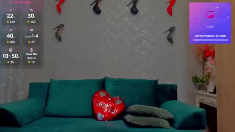 Emiliana online show from 11/12/25, 09:42