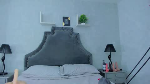 Snapshot of emiliarose_ chatting on 09/12/25, 10:54 EmiliaRose online show from 09/12/25, 10:54