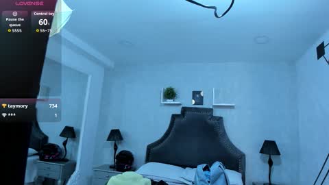 Snapshot of emiliarose_ chatting on 10/17/25, 09:17 EmiliaRose online show from 10/17/25, 09:17