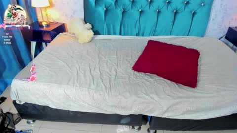 Emilie James online show from 01/09/25, 02:22