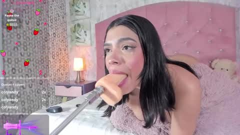 Emilie James online show from 02/08/25, 08:10