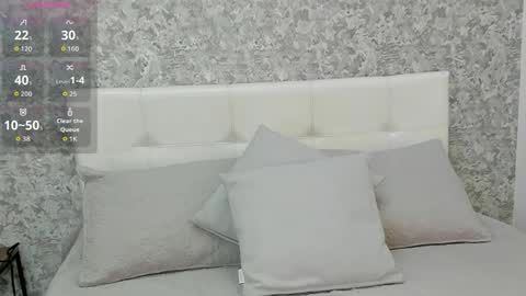 Snapshot of emilie_martinez chatting on 06/05/26, 12:33 Emilie online show from 06/05/26, 12:33