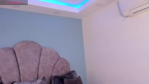 Emillie online show from 05/12/26, 06:27