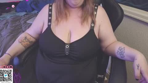 Snapshot of emiliefoxx chatting on 03/10/25, 12:51 emilie foxx online show from 03/10/25, 12:51