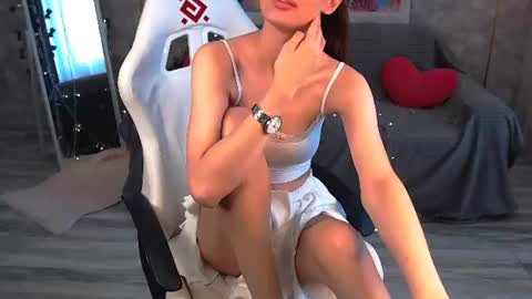 Emily online show from 06/12/26, 07:51
